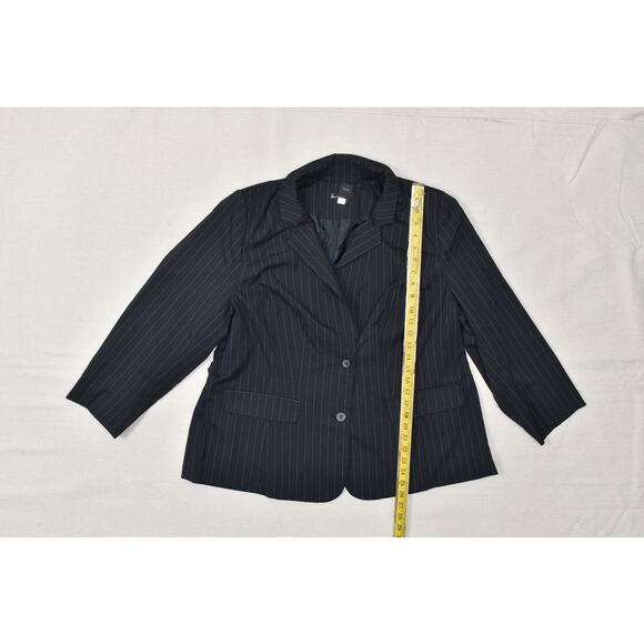 Lane Bryant Plus Size 22 Black Pinstripe Blazer Jacket 2 Button Dark - Picture 3 of 8